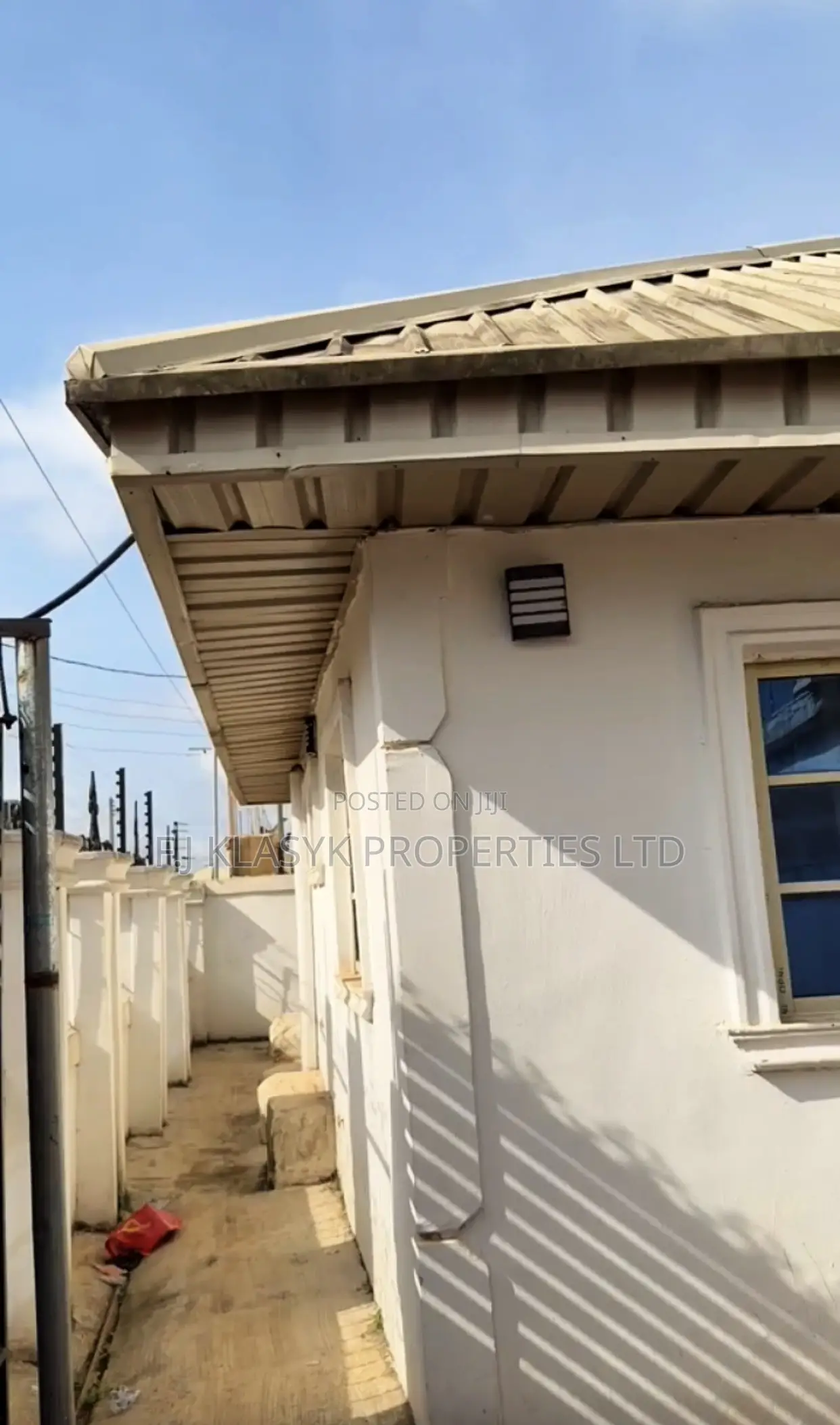 8bdrm Block of Flats in Benin City for sale in Benin City