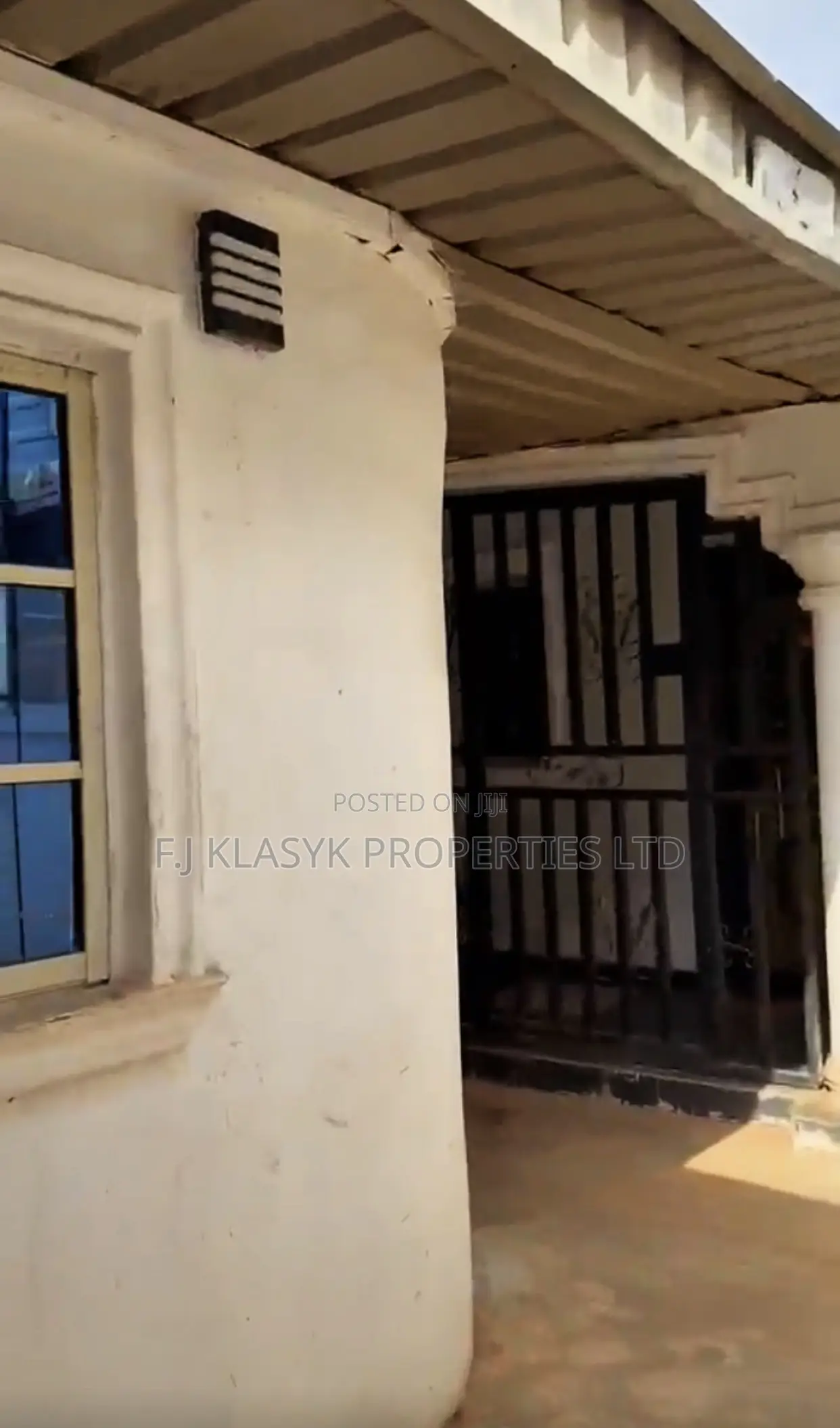 8bdrm Block of Flats in Benin City for sale in Benin City
