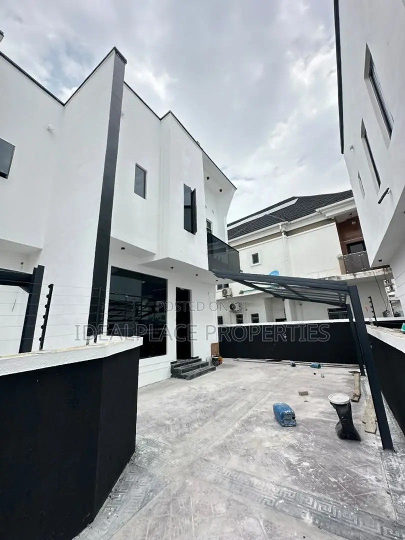 4bdrm Duplex in Lekki for sale in Lekki