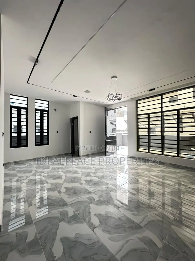 4bdrm Duplex in Lekki for sale in Lekki