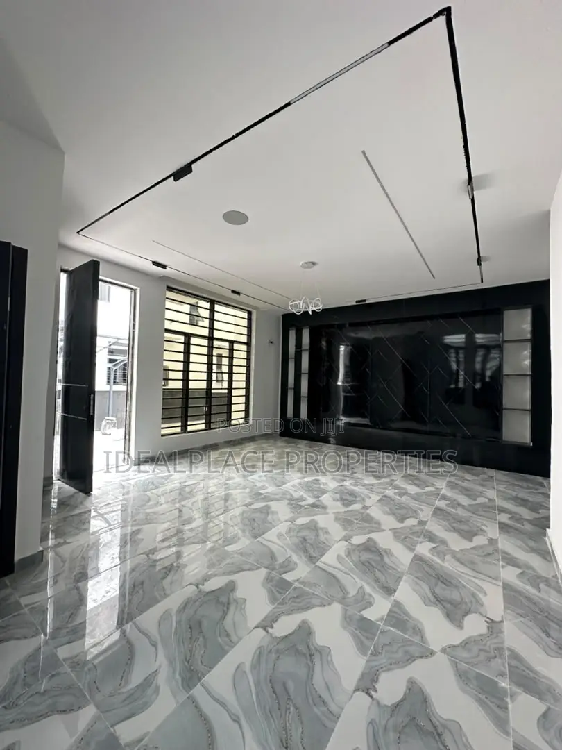 4bdrm Duplex in Lekki for sale in Lekki