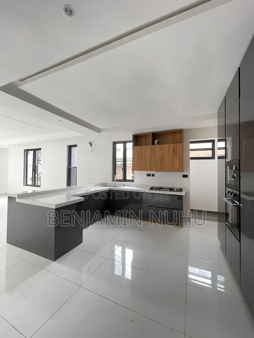 Furnished 2bdrm Apartment in Lekki Phase 1 for sale in Lekki Phase 1
