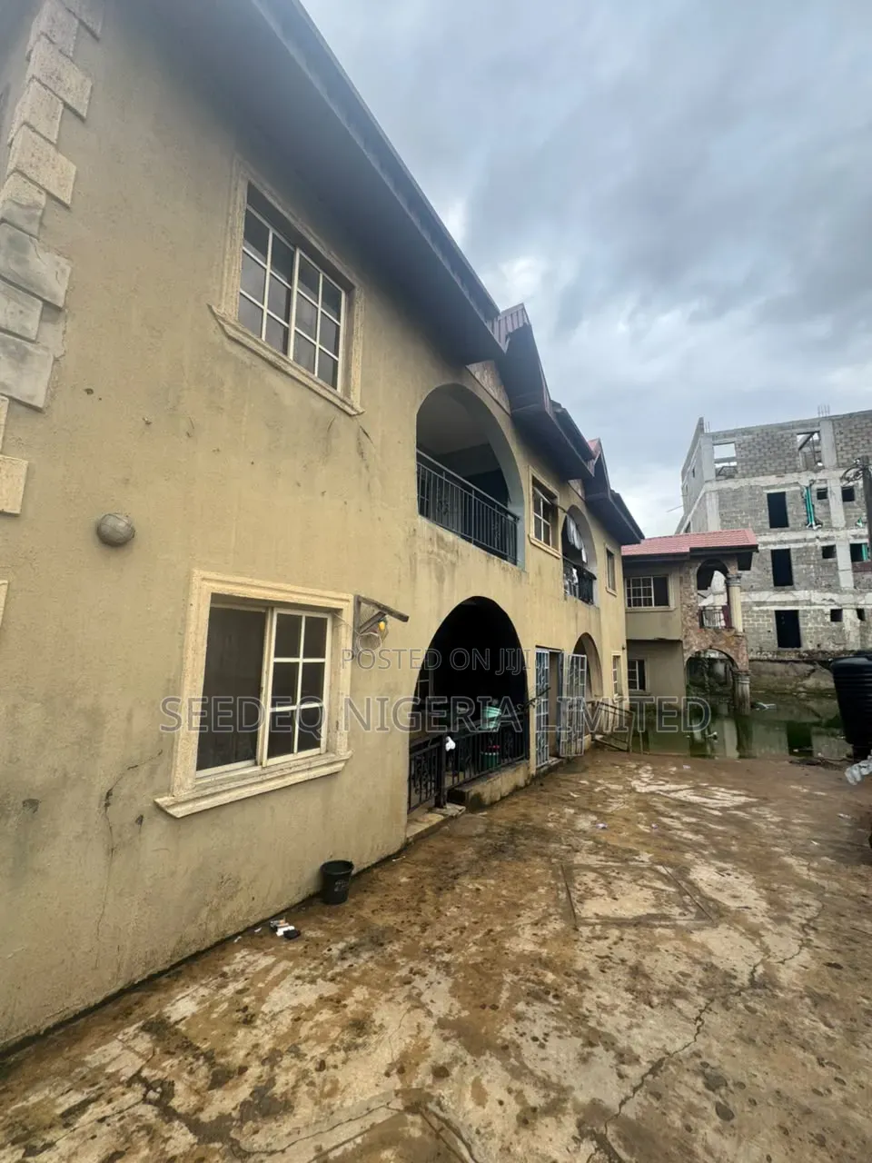 10bdrm Block of Flats in Ebutte Beach Road, Ebute for sale in Ebute