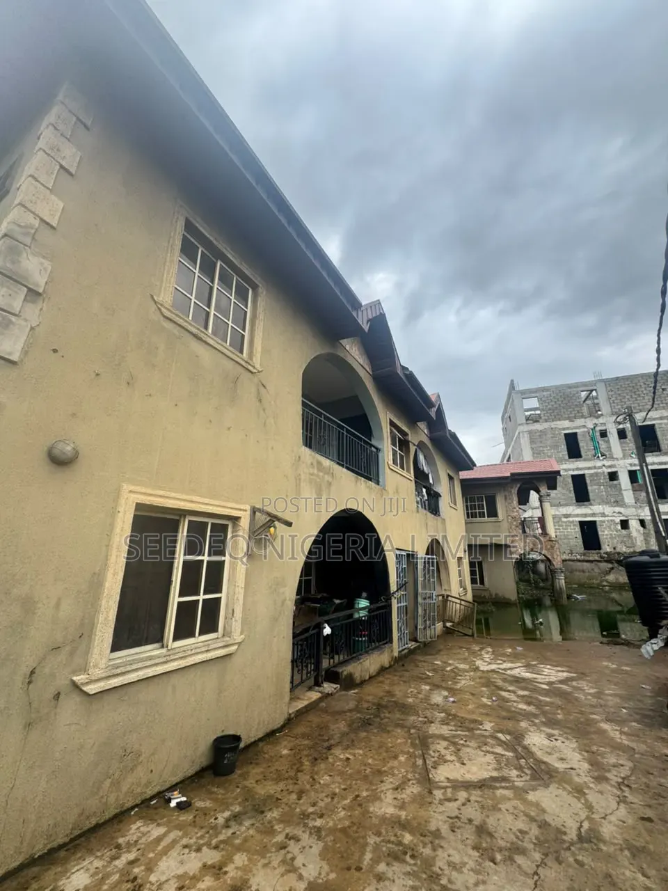 10bdrm Block of Flats in Ebutte Beach Road, Ebute for sale in Ebute