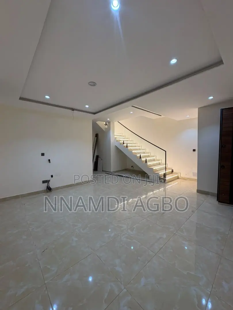 4bdrm Duplex in Ologolo for rent in Ologolo