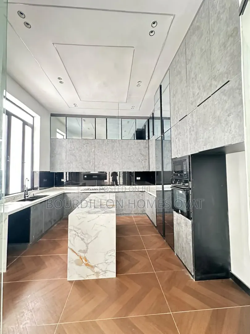 4bdrm Duplex in Ajah Lagos for sale in Ado / Ajah