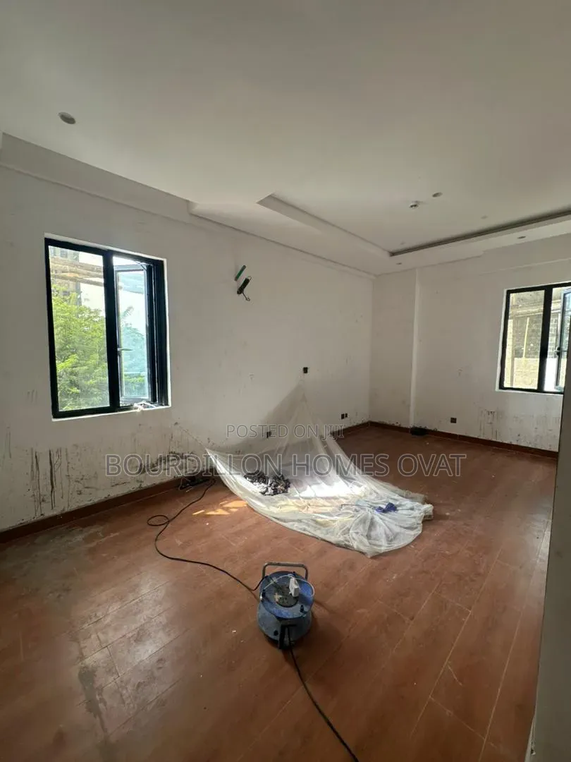 3bdrm Apartment in Old Ikoyi Lagos for sale in Old Ikoyi