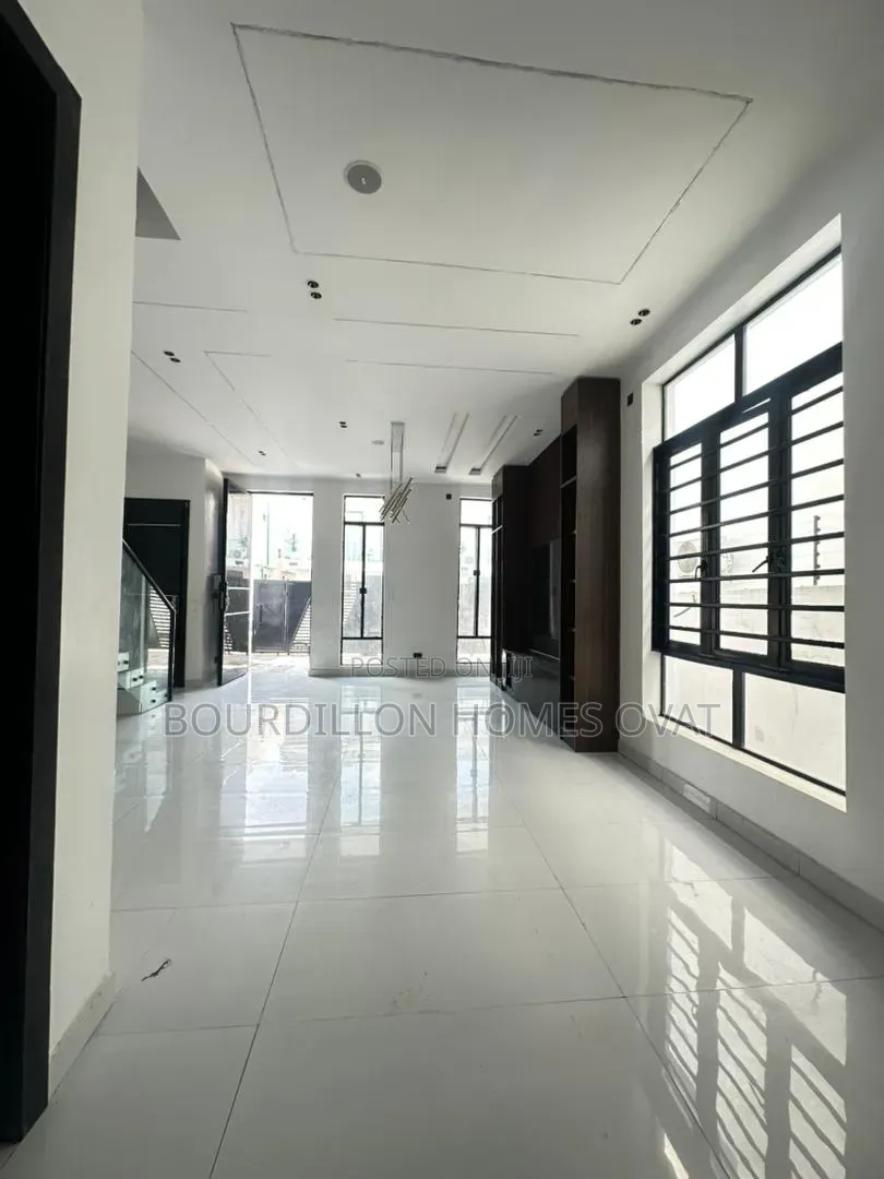 4bdrm Duplex in Orchid Lekki Lagos for sale in Lekki Expressway