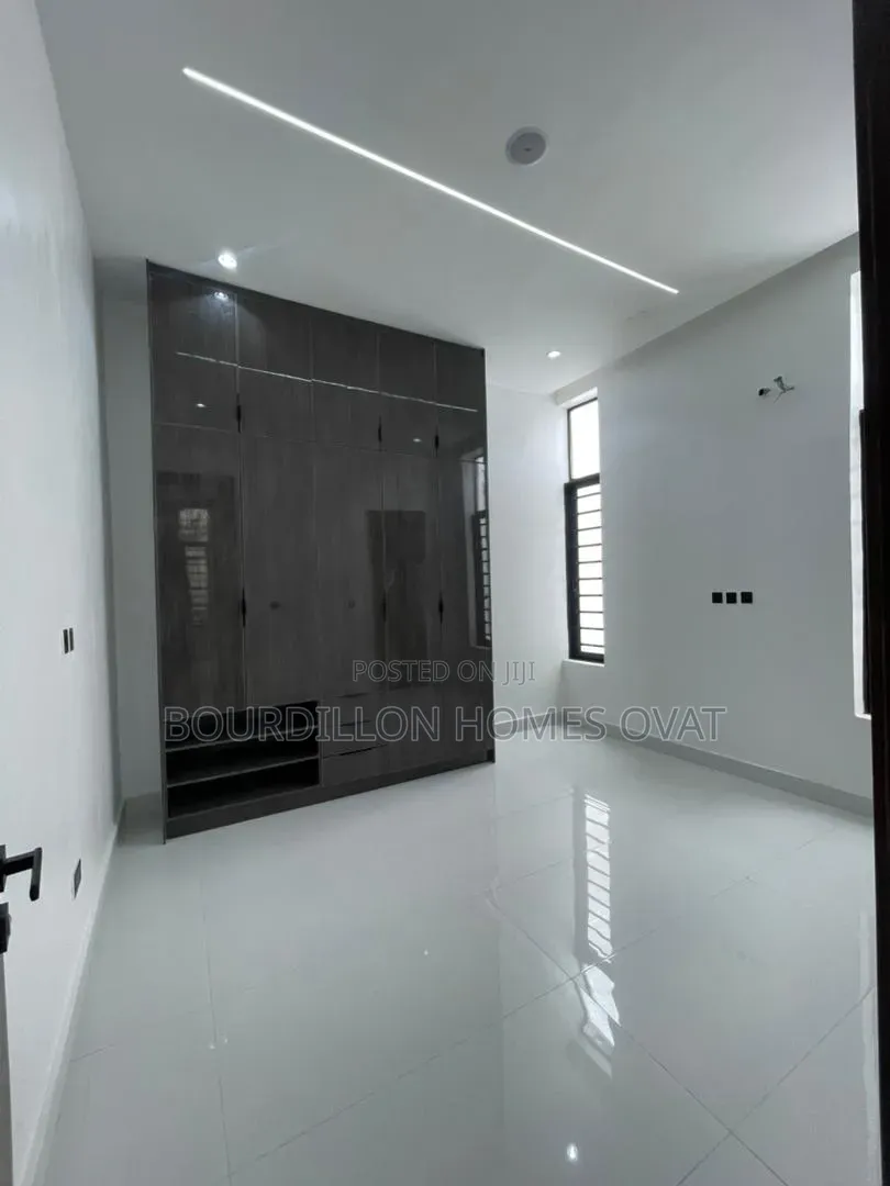 4bdrm Duplex in Orchid Lekki Lagos for sale in Lekki Expressway