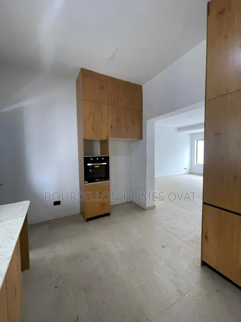 3bdrm Maisonette in Lekki Phase 1 for sale in Lekki Phase 1