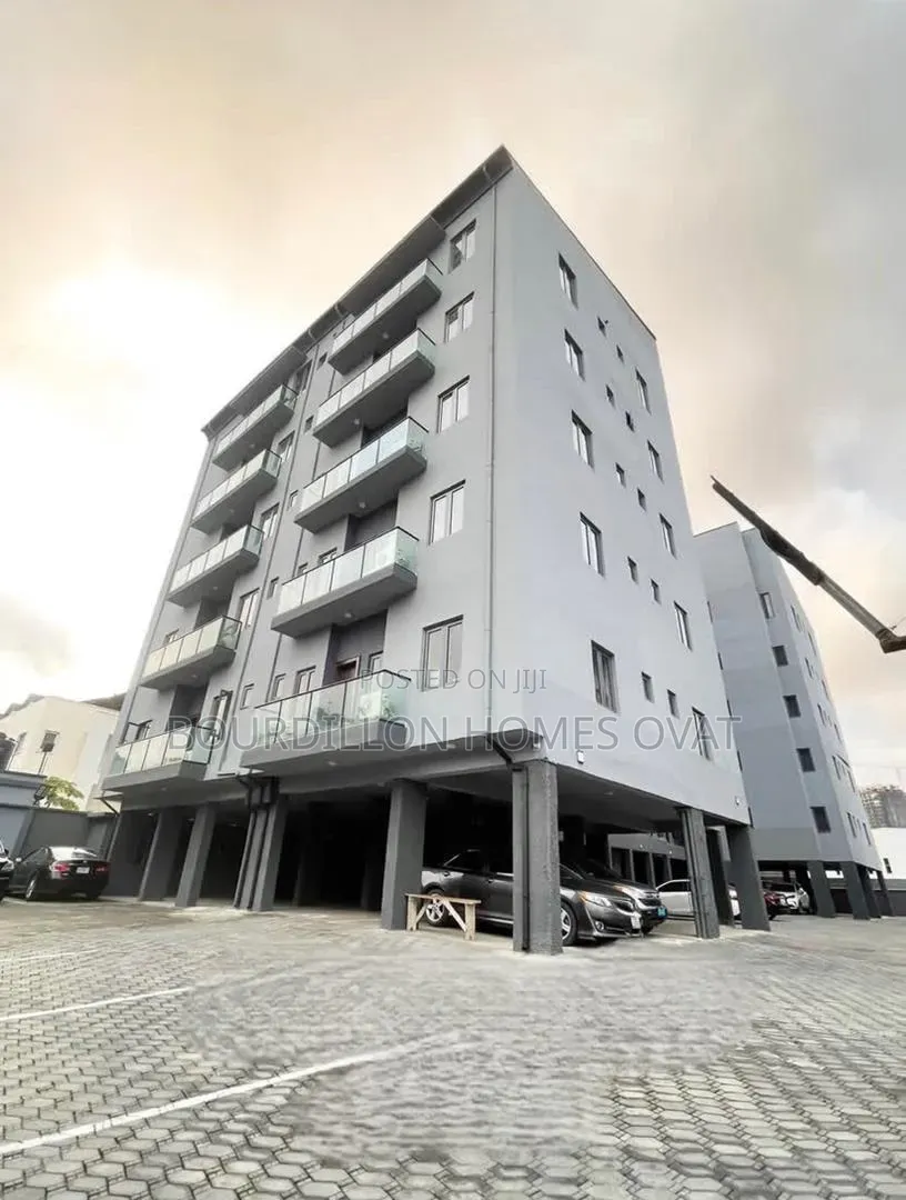 2bdrm Apartment in Off Bourdillion Road for rent in Ikoyi S.W