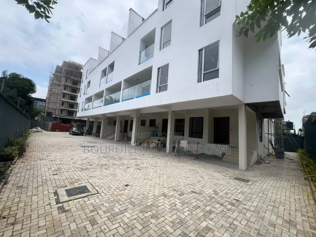 4bdrm Duplex in Victoria Island for sale in Victoria Island Extension