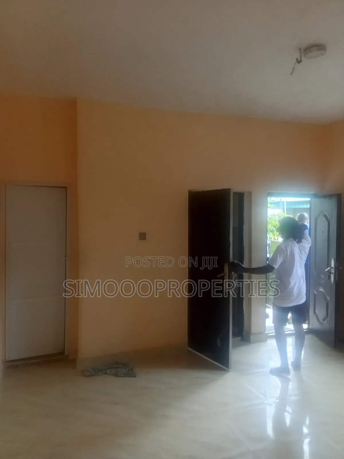 1bdrm Block of Flats in Royal Garden, Lakowe for rent in Lakowe