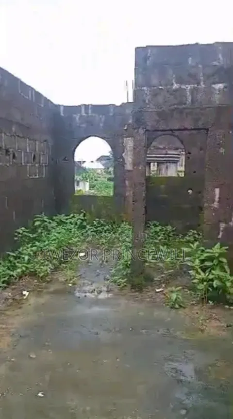 Uncompleted 22 Rooms Hotel in Ogbogoro in Ikwerre