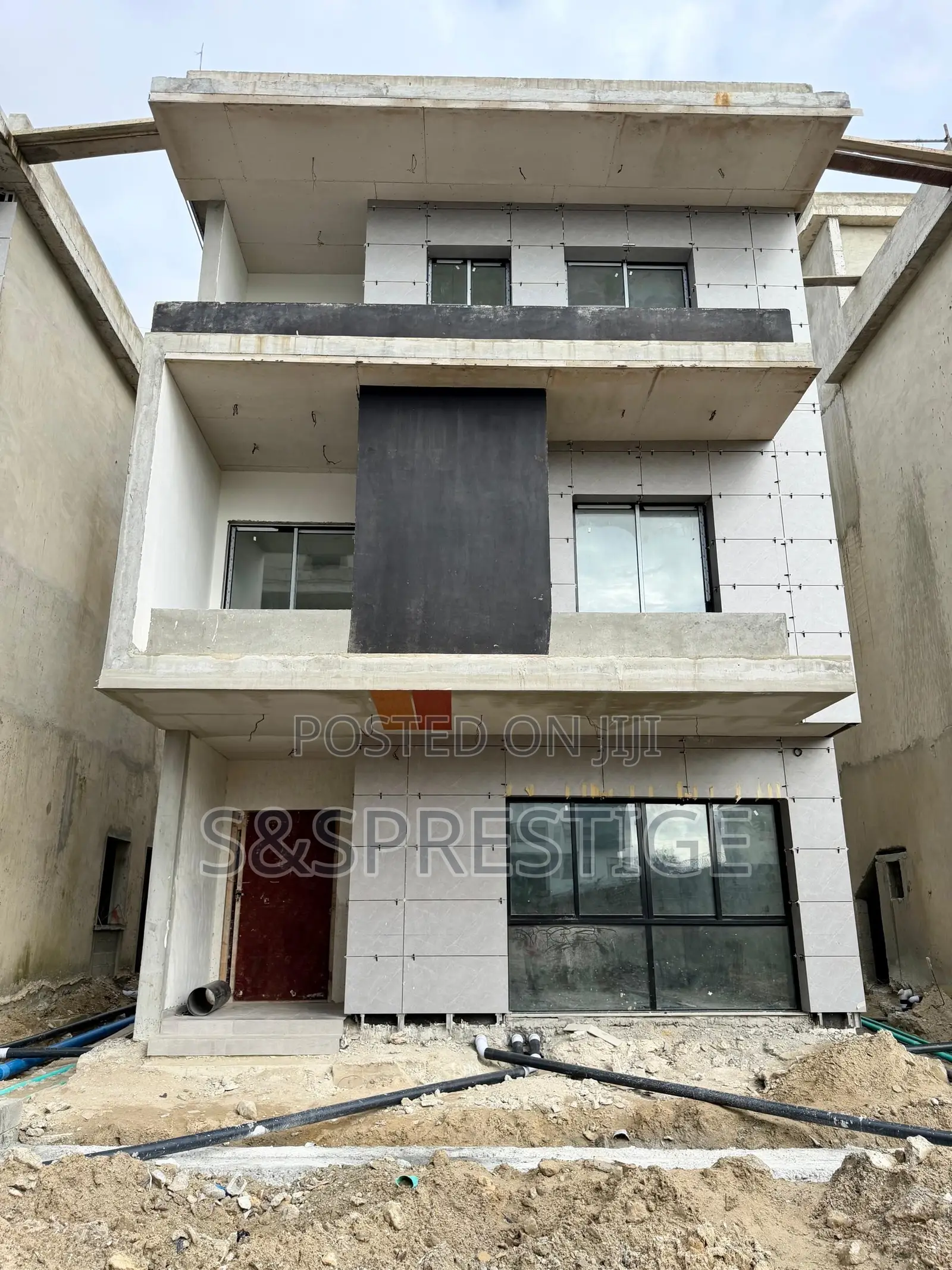 5bdrm Duplex in Banana Island for sale in Banana Island