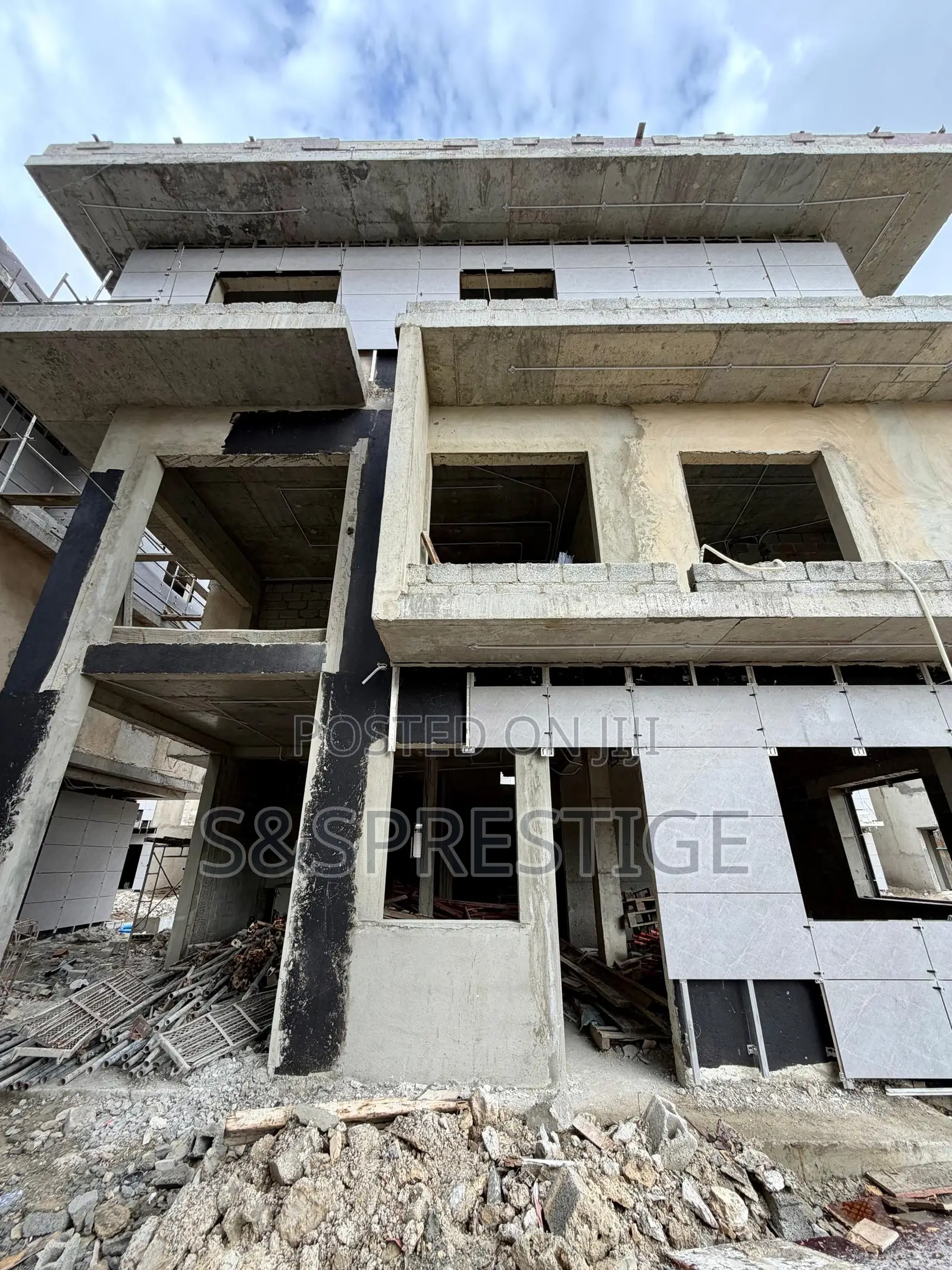 Luxury 5 Bedroom Detached Duplex With Lift, Pool and Roof Top Lounge in Banana Island