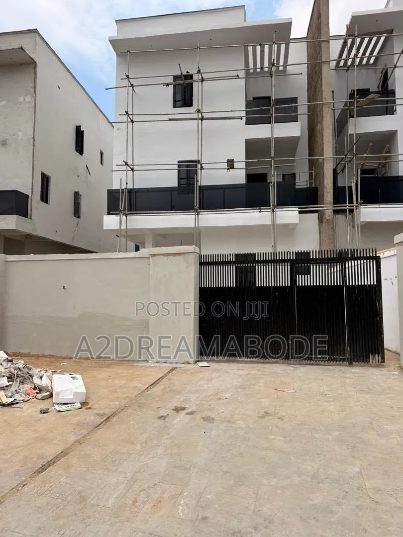 4bdrm Duplex in Ogudu Gra for sale in Ogudu GRA