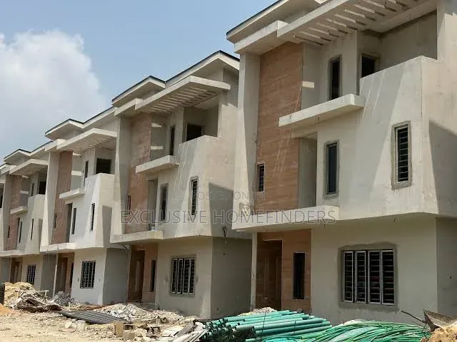 3bdrm Duplex in Ambiance Iii, Peninsula Estate for sale in Peninsula Estate