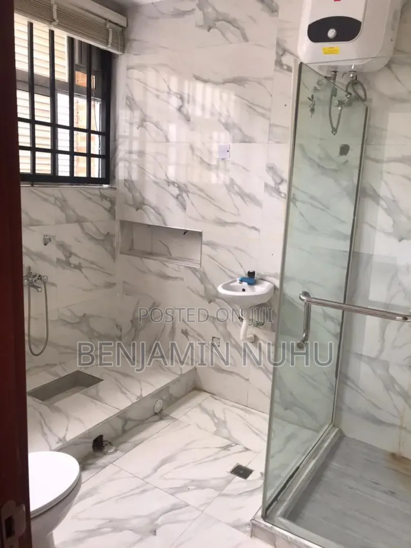 4bdrm Duplex in Lekki Phase 1 for rent in Lekki Phase 1