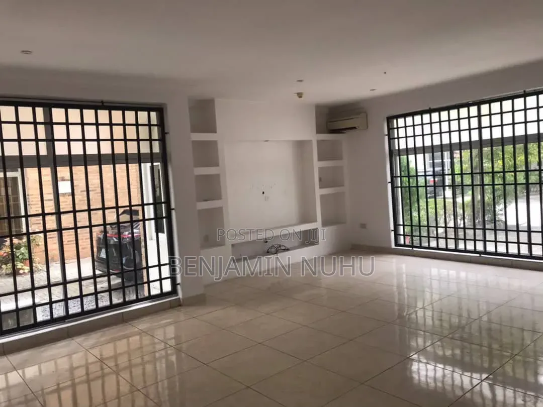 4bdrm Duplex in Lekki Phase 1 for rent in Lekki Phase 1