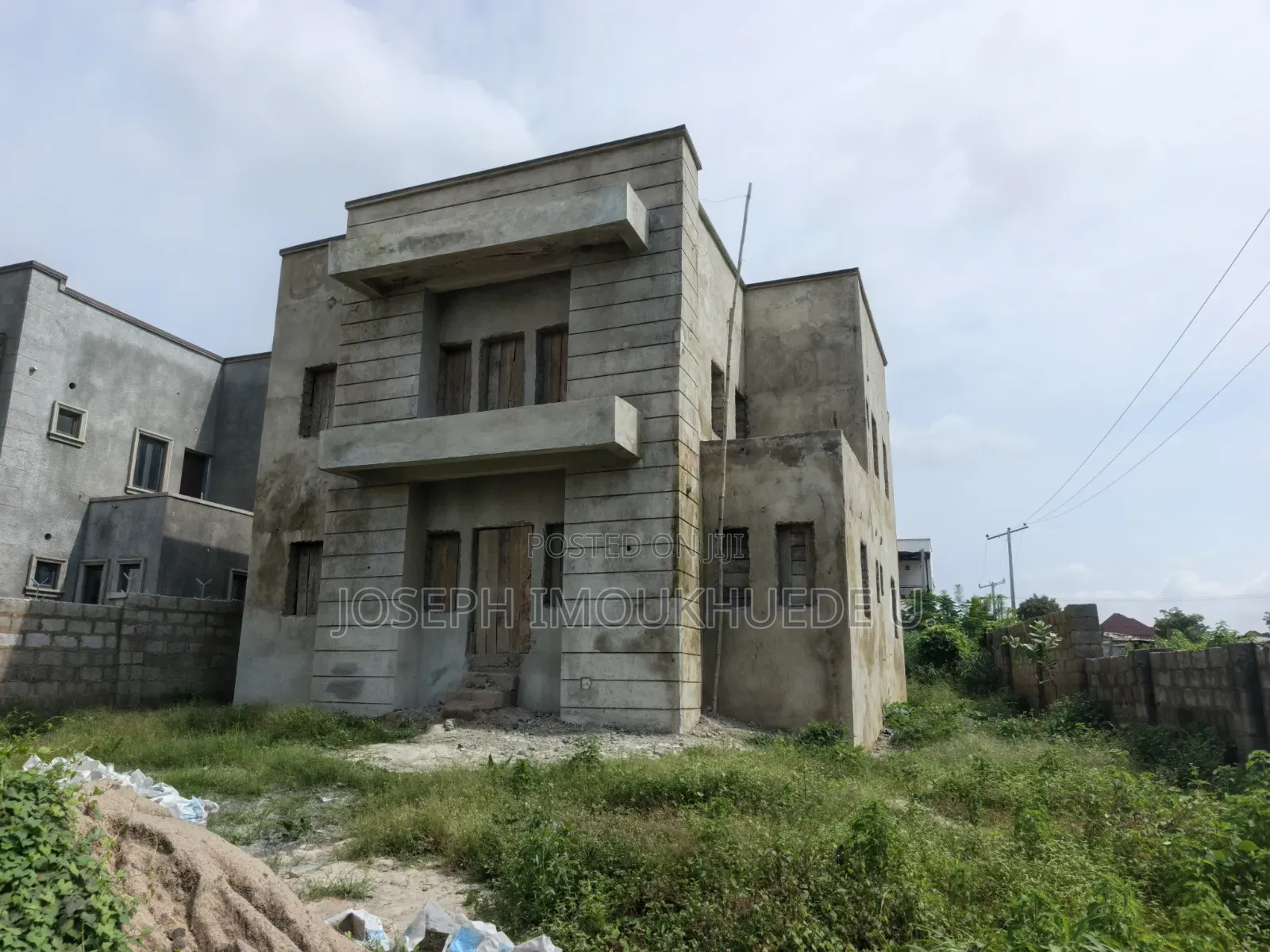 4bdrm Duplex in Surram Estate, Sabon Lugbe for sale in Sabon Lugbe