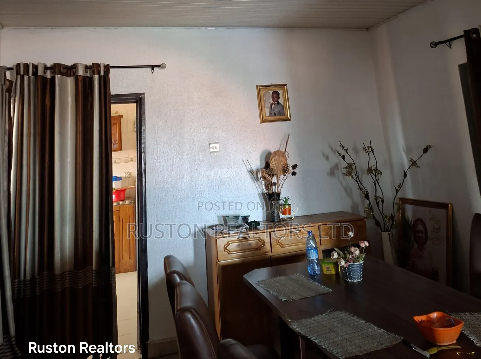 7bdrm Block of Flats in Akobo for sale in Akobo