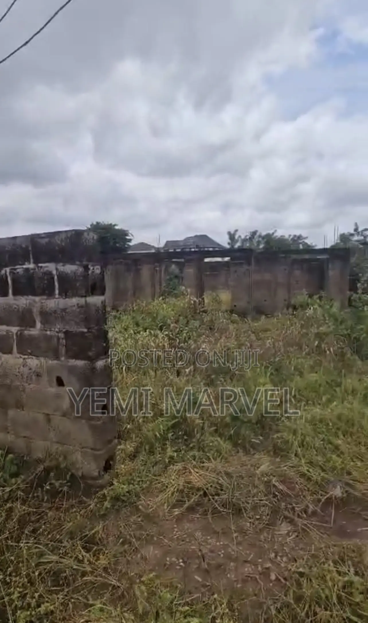 500sqm of Land for Sale With Demolishable Building at Oluode/Adeoje in Akala Express