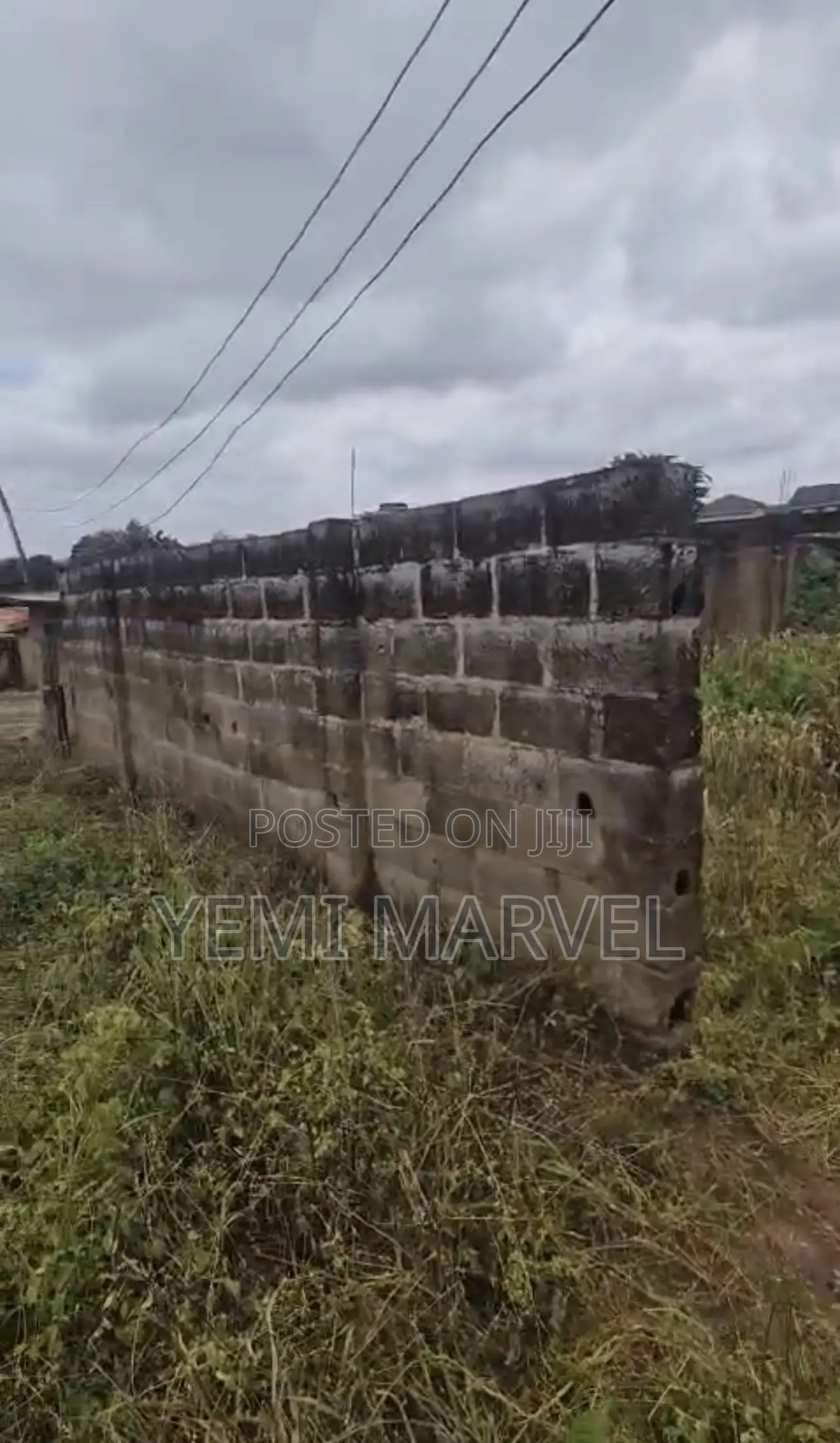 500sqm of Land for Sale With Demolishable Building at Oluode/Adeoje in Akala Express