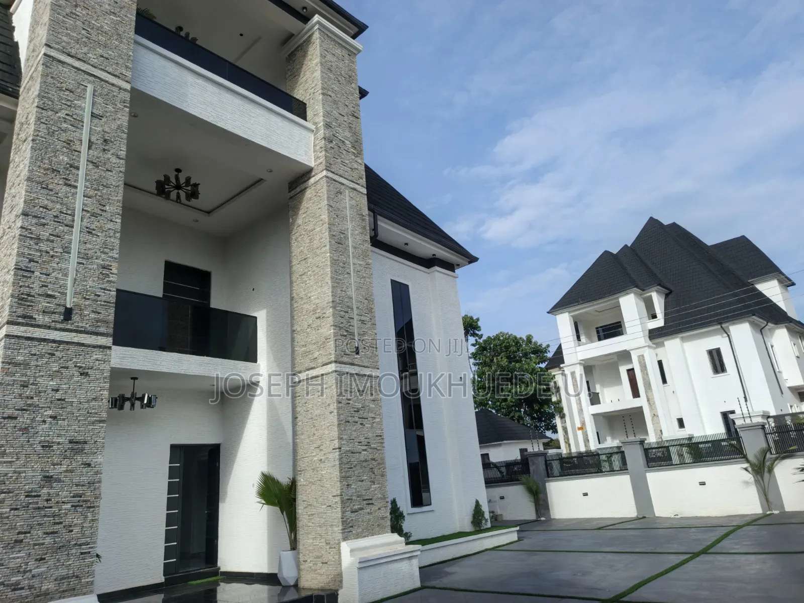 5bdrm Duplex in Faplins Estate, Dakwo District for sale in Dakwo District