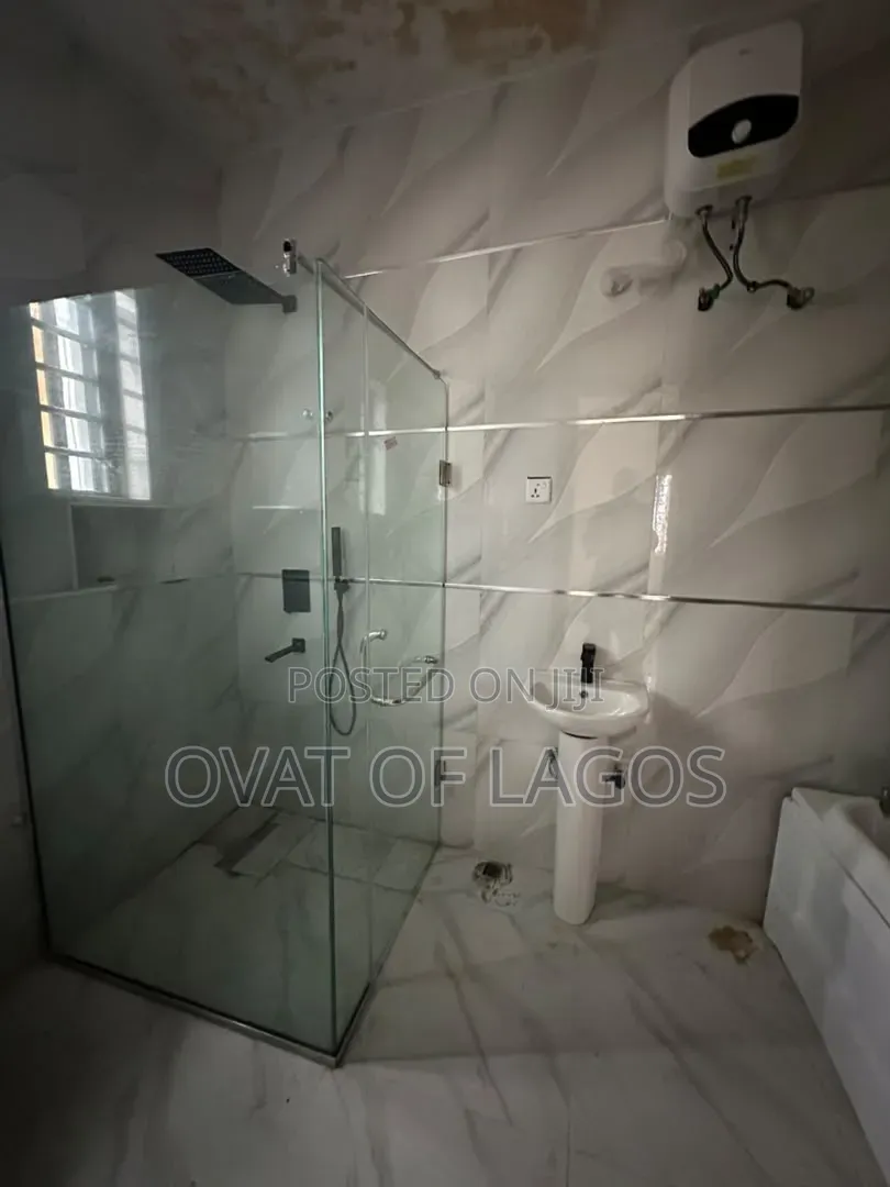 4bdrm Duplex in Lekki Phase 1 for sale in Lekki Phase 1
