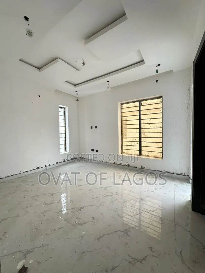 5bdrm Duplex in Lekki Phase 1 for sale in Lekki Phase 1