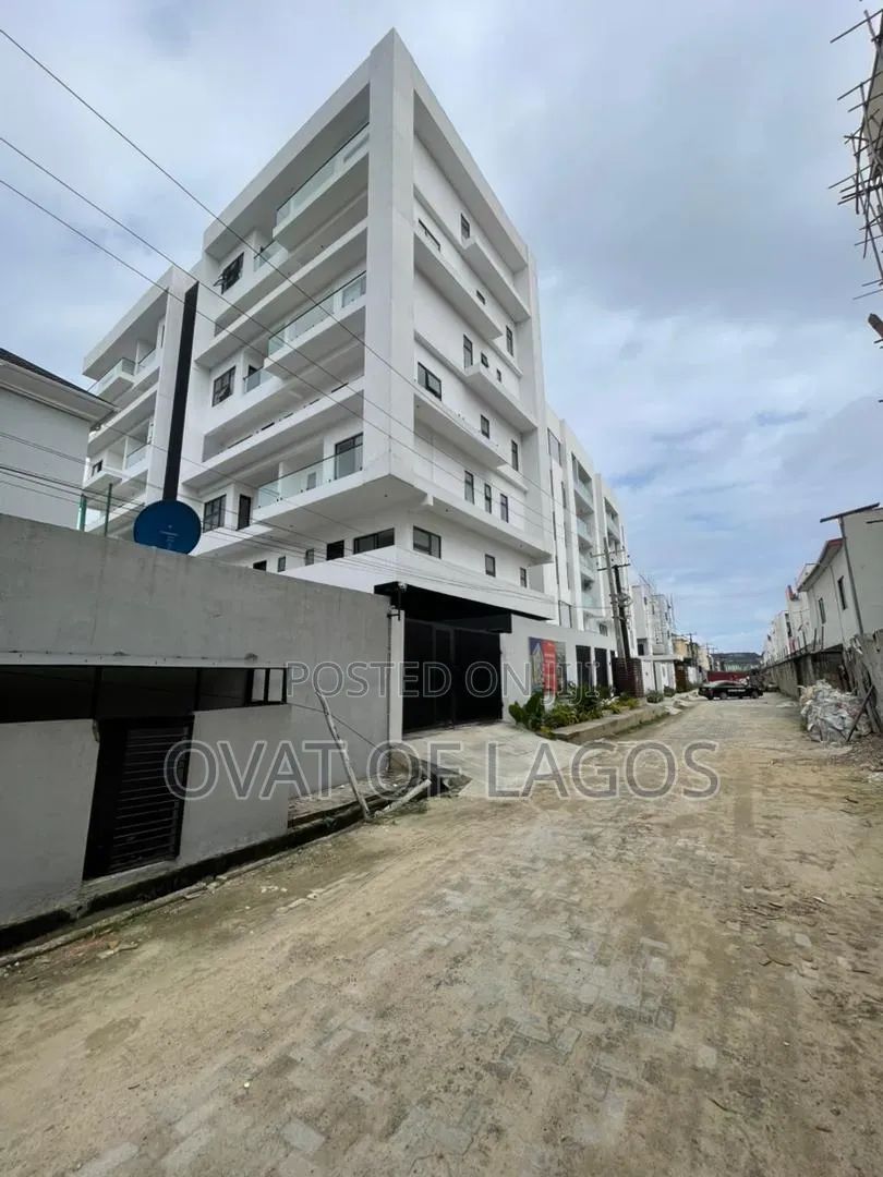 3bdrm Maisonette in Lekki Phase 1 for sale in Lekki Phase 1