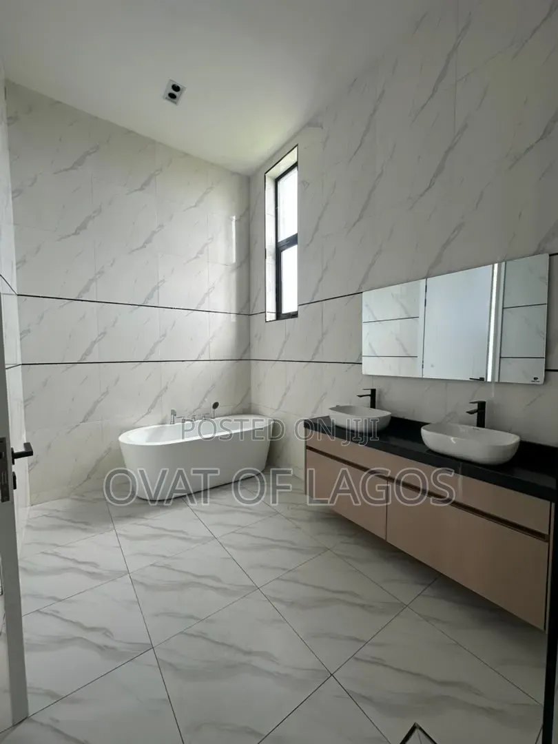 5bdrm Duplex in Megamound, Ikota for sale in Ikota