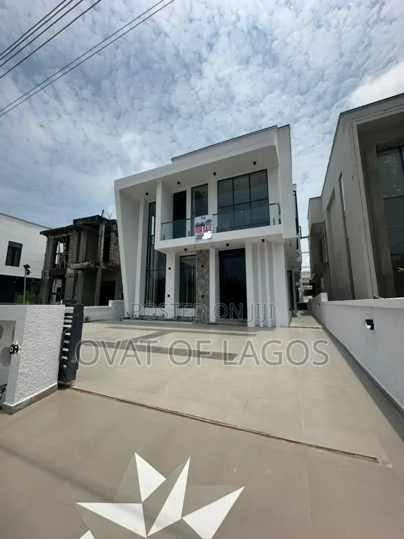 5bdrm Duplex in Megamound, Ikota for sale in Ikota