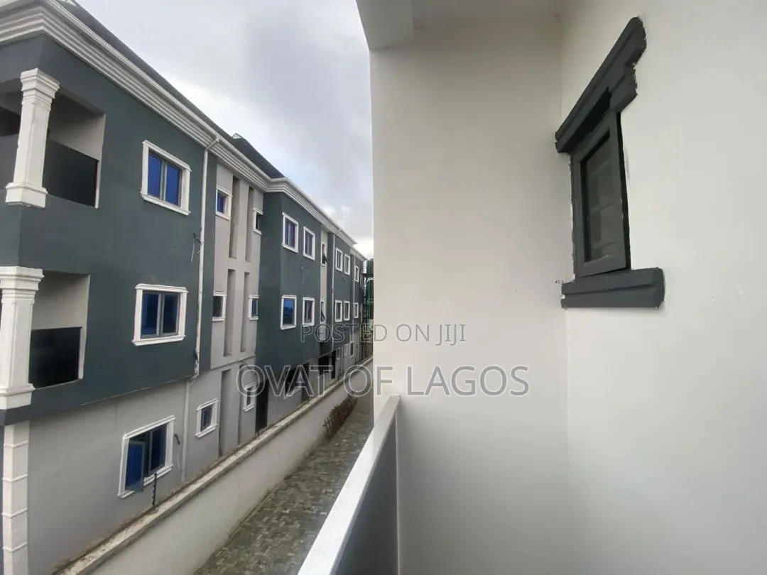3bdrm Duplex in Ikota for sale in Ikota