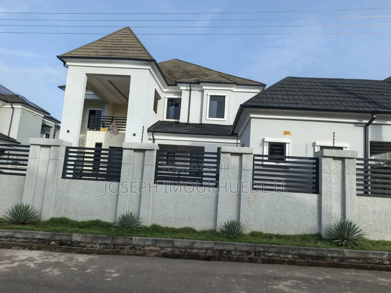 5bdrm Duplex in Faplins Estate, Dakwo District for sale in Dakwo District