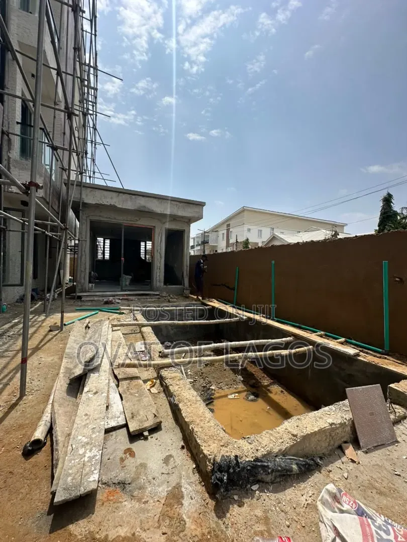 3bdrm Duplex in Ikate for sale in Ikate