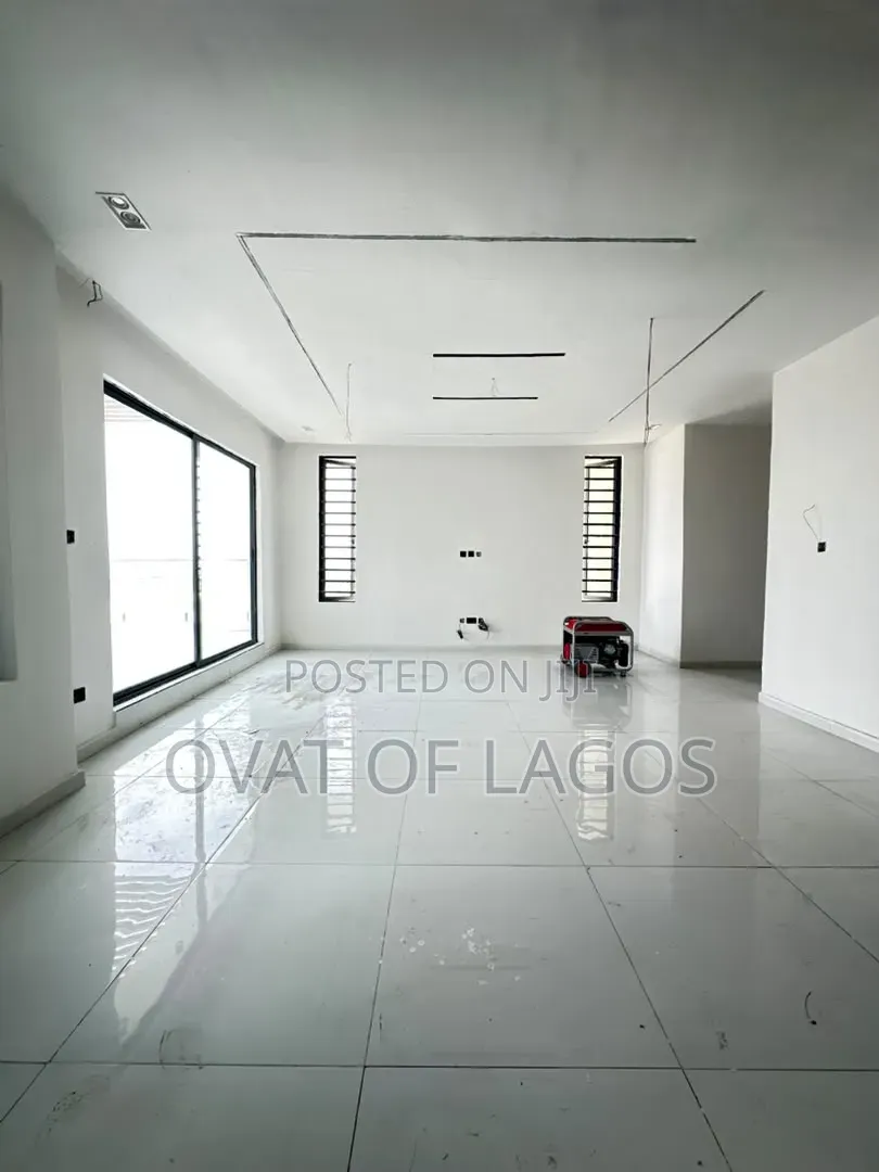 3bdrm Duplex in Ikate for sale in Ikate
