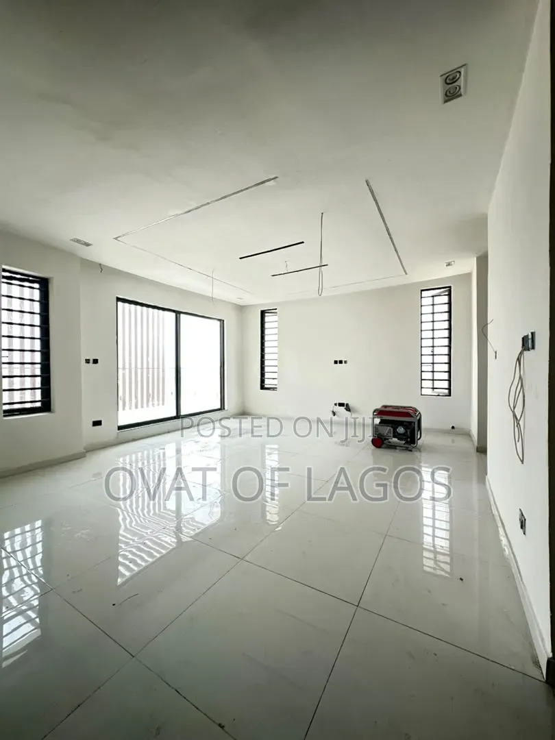 3bdrm Duplex in Ikate for sale in Ikate