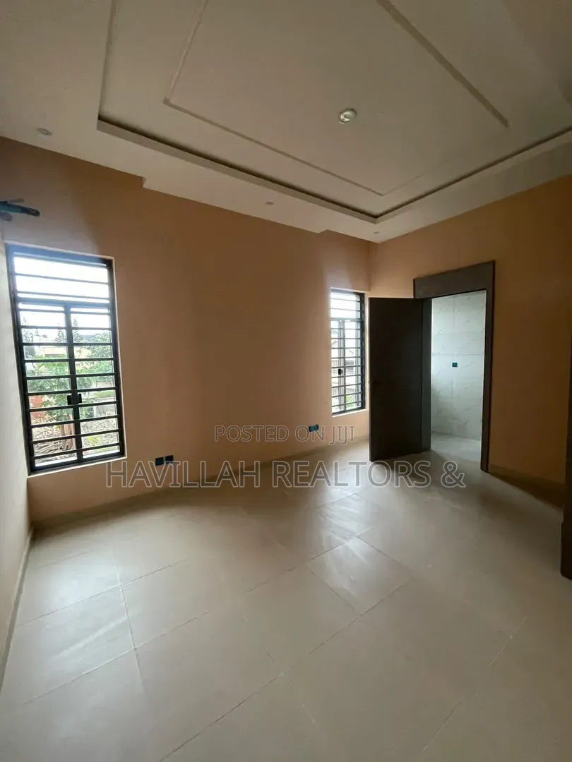 5bdrm Duplex in Omole Phase 1 for sale in Omole Phase 1