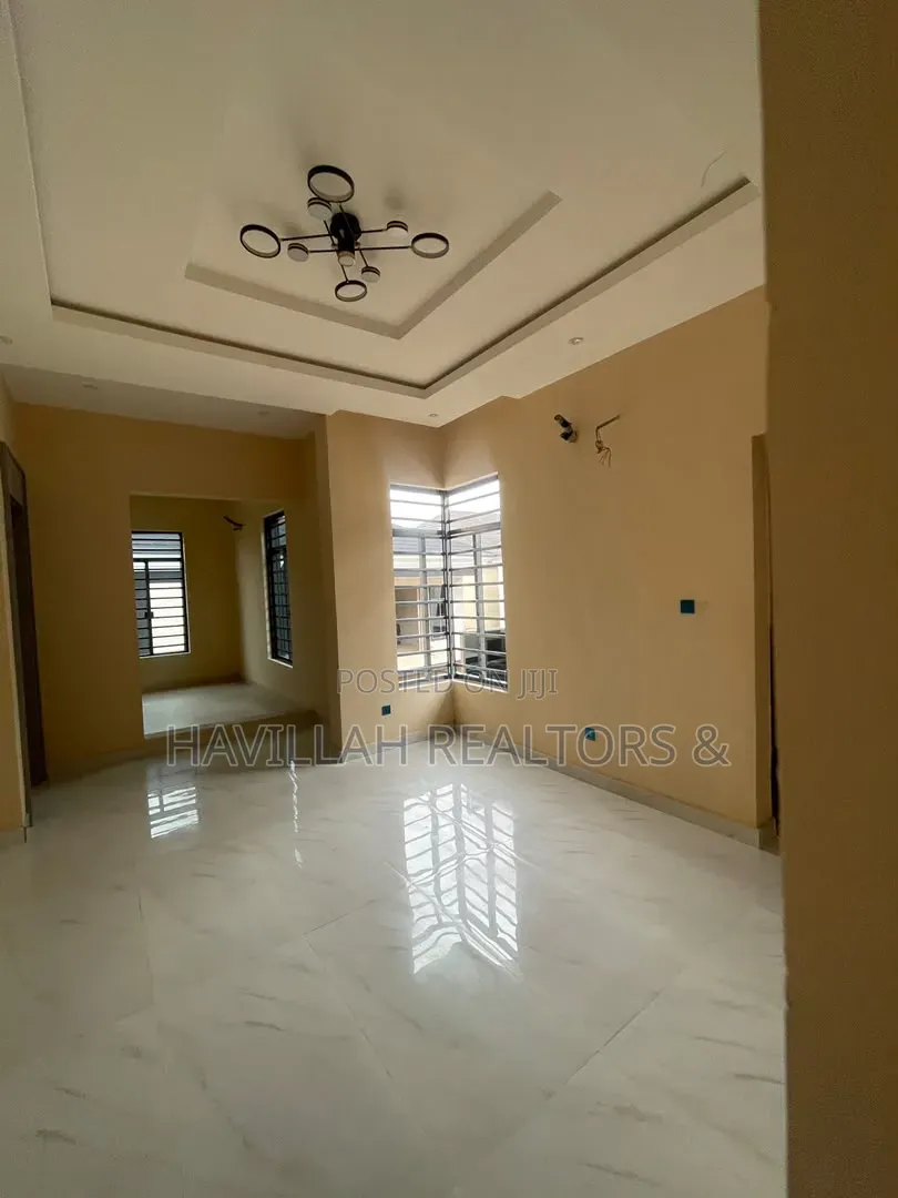 5bdrm Duplex in Omole Phase 1 for sale in Omole Phase 1