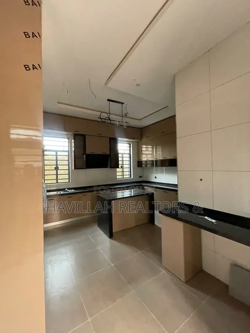 5bdrm Duplex in Omole Phase 1 for sale in Omole Phase 1