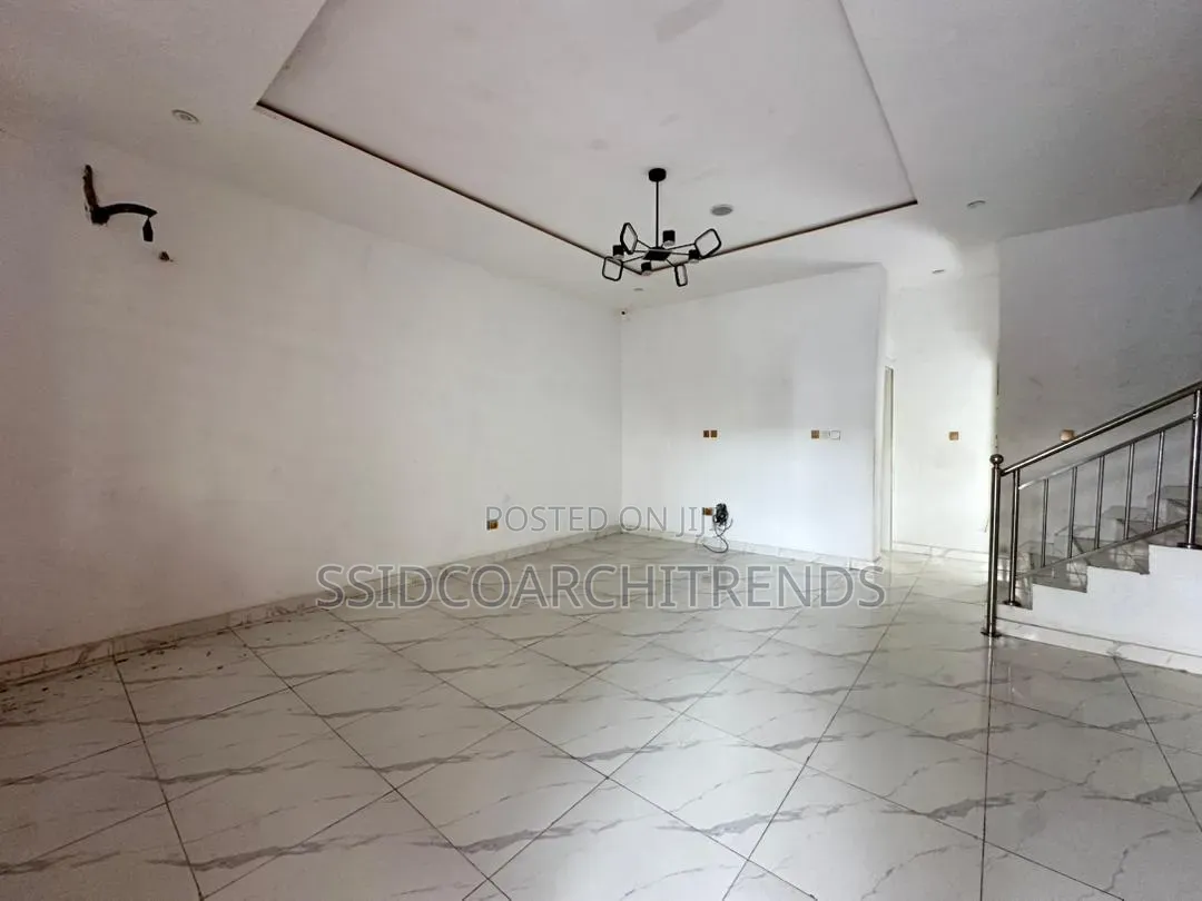 4bdrm Duplex in Call To Access, Ikota for rent in Ikota