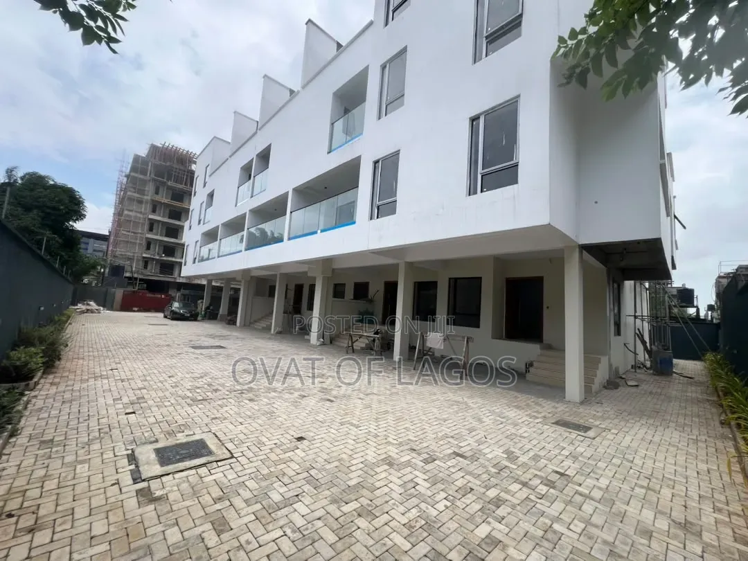 4bdrm Duplex in Victoria Island for sale in Victoria Island Extension
