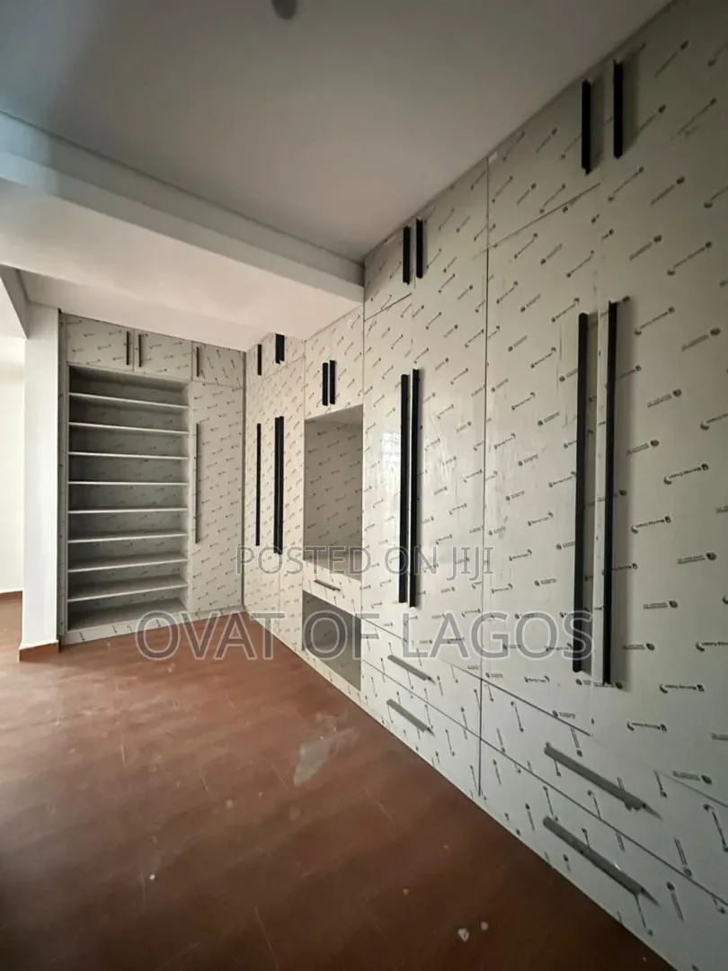3bdrm Apartment in Old Ikoyi for sale in Old Ikoyi