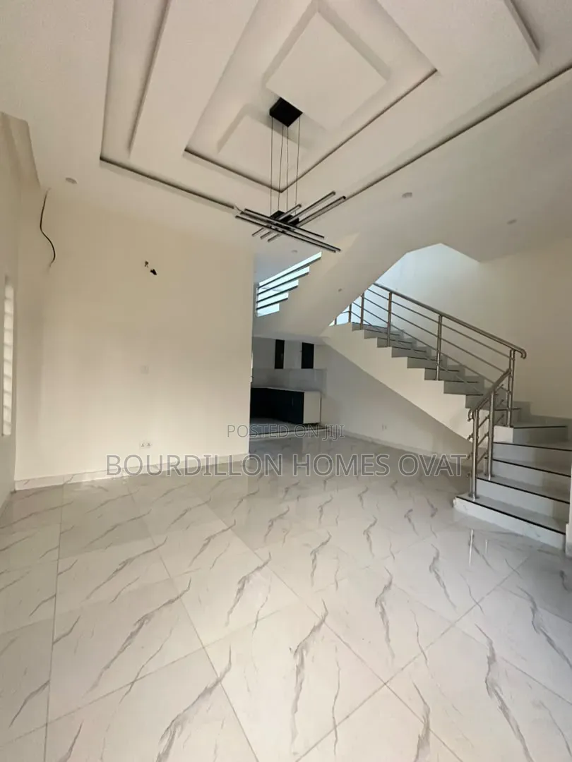 4bdrm Duplex in Lekki Phase 1 for sale in Lekki Phase 1