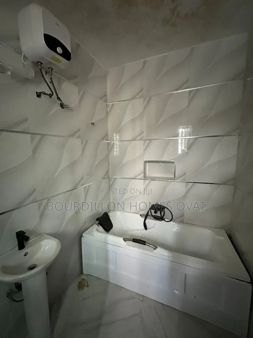 4bdrm Duplex in Lekki Phase 1 for sale in Lekki Phase 1