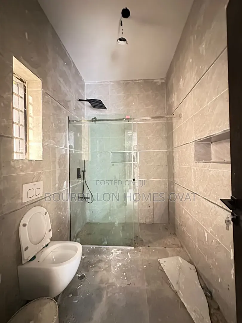 5bdrm Duplex in Lekki Phase 1 Lagos for sale in Lekki Phase 1
