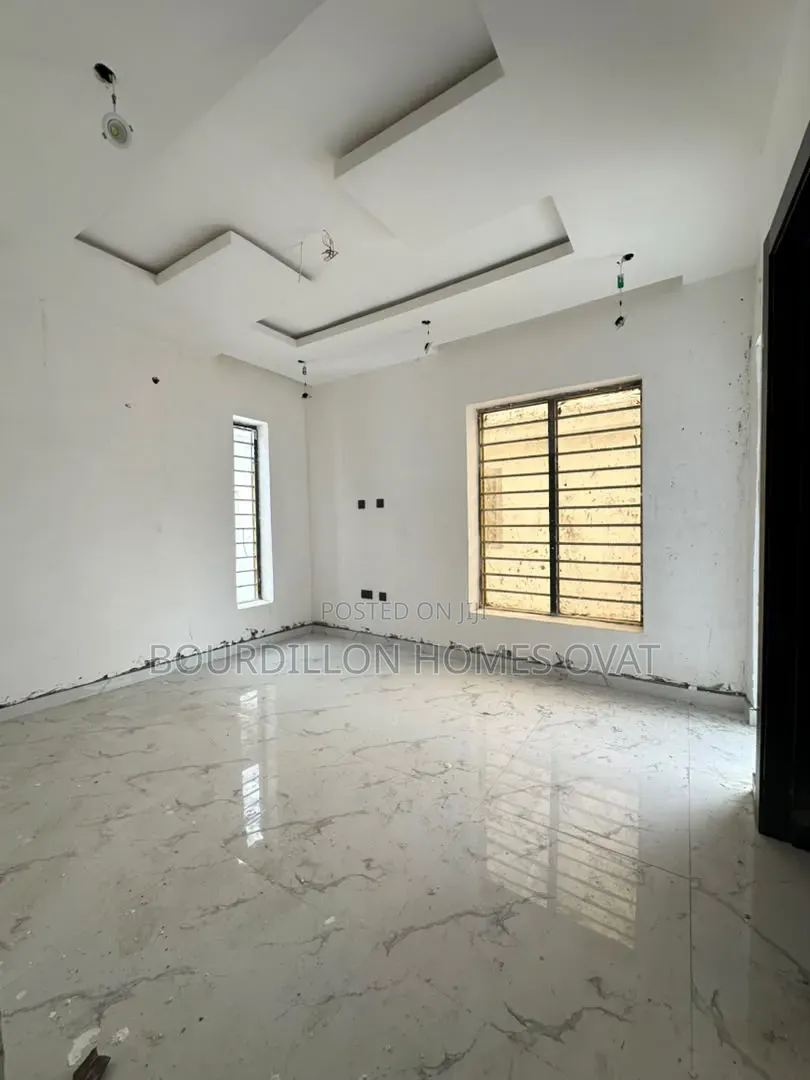 5bdrm Duplex in Lekki Phase 1 Lagos for sale in Lekki Phase 1