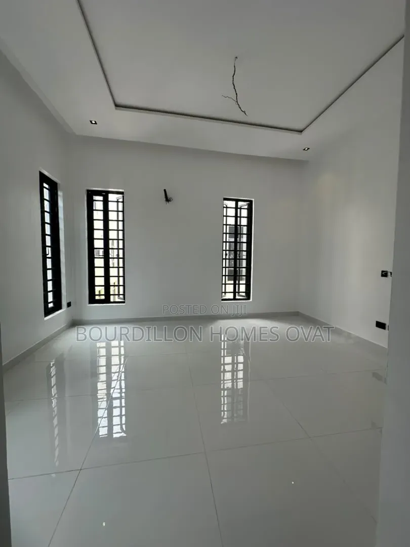 5bdrm Duplex in Megamound Estate, Ikate for sale in Ikate